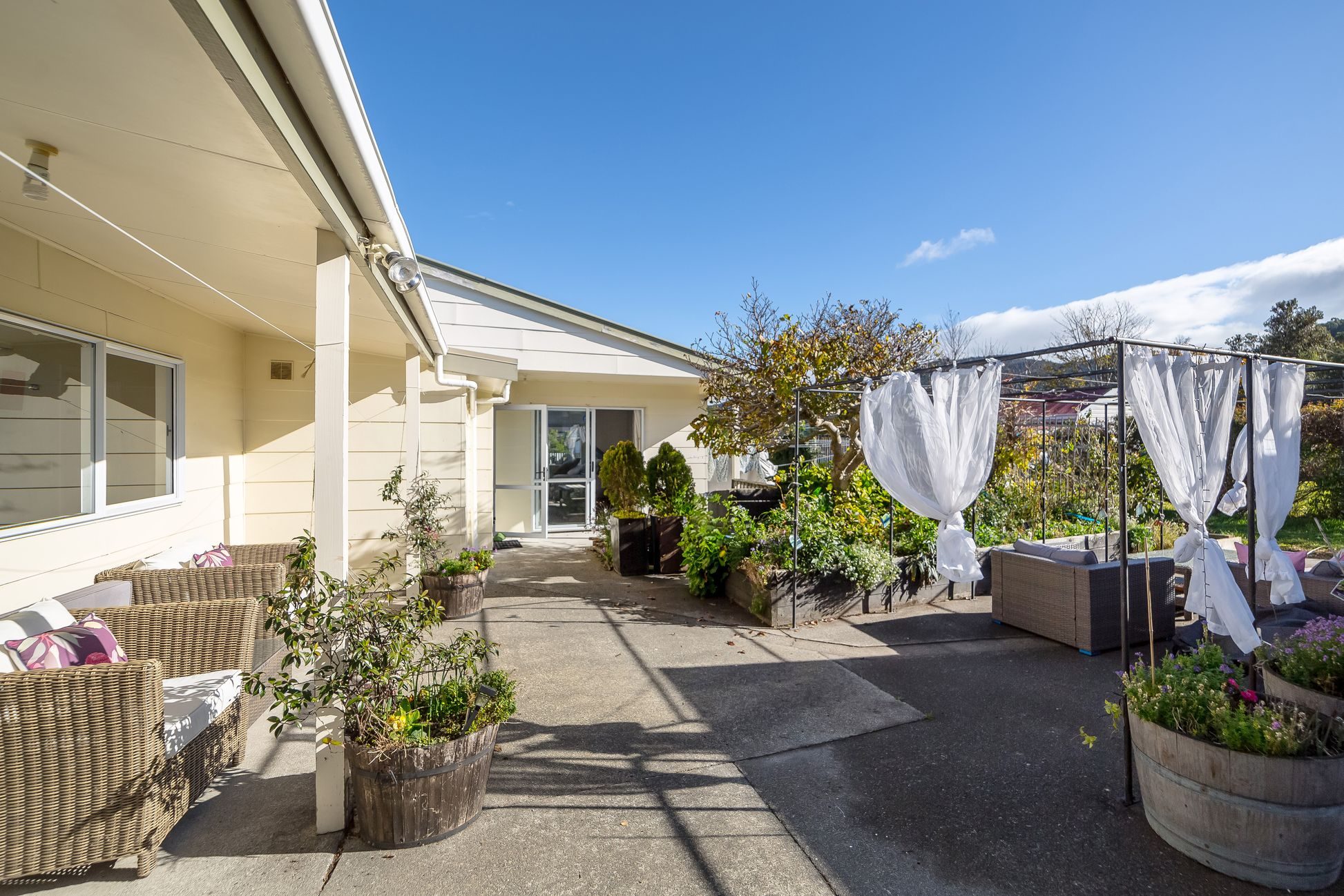 Featherston 5 + 3 bedroom - photo 12