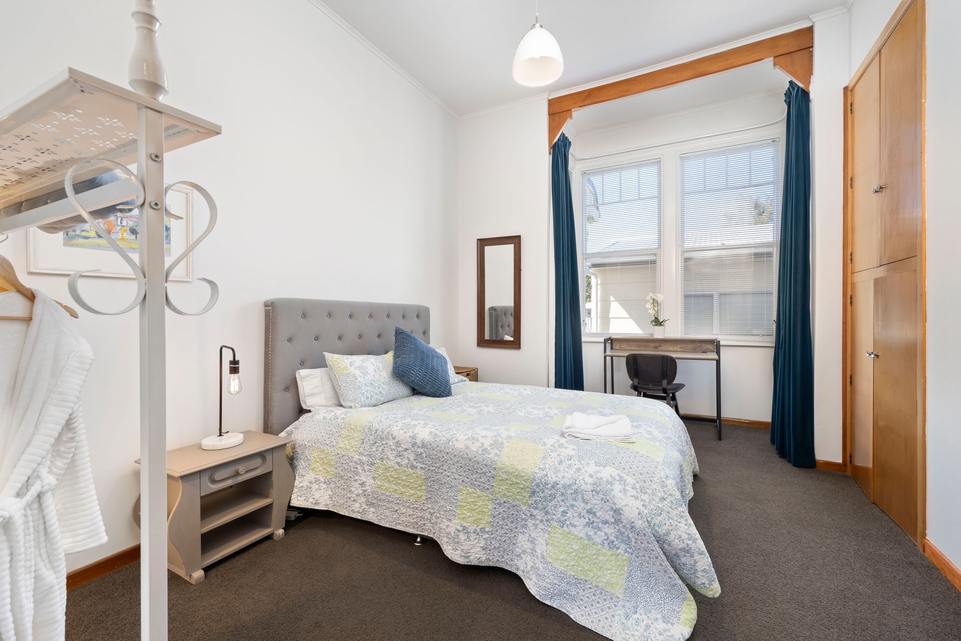 Featherston 5 + 3 bedroom - photo 9