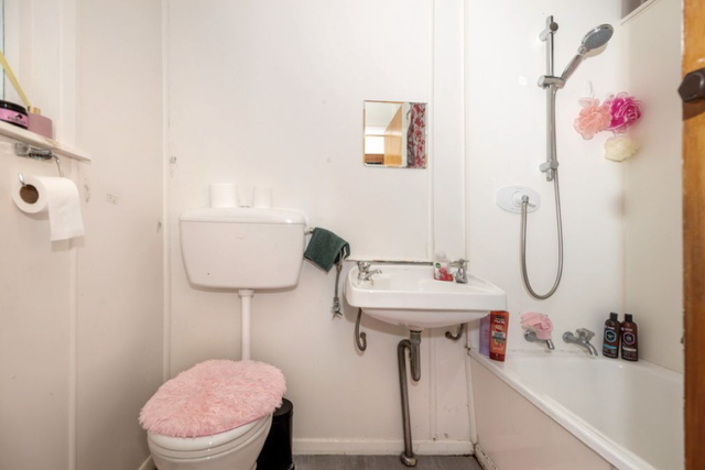 Gisborne 3 x 1 bedroom units - photo 17