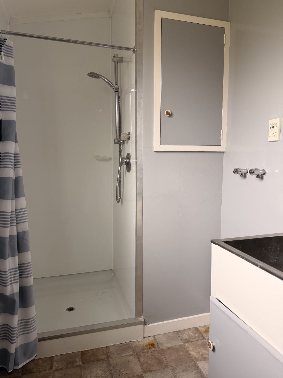 Southland unit shower