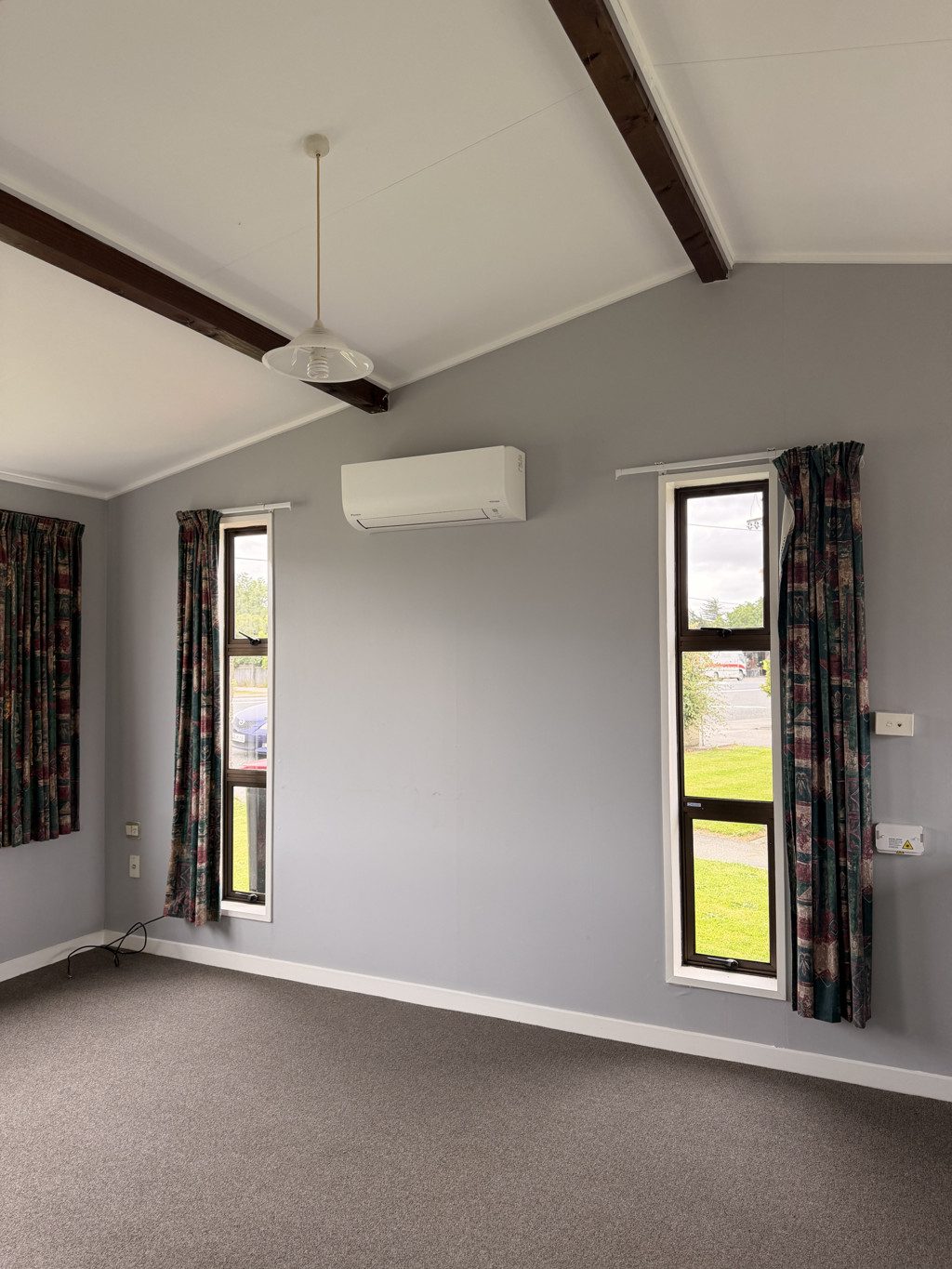 Southland unit lounge with heat pump