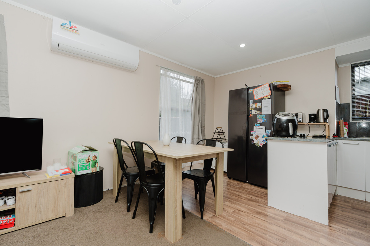 Hamilton 3 + 2 bedroom multi-income - photo 20