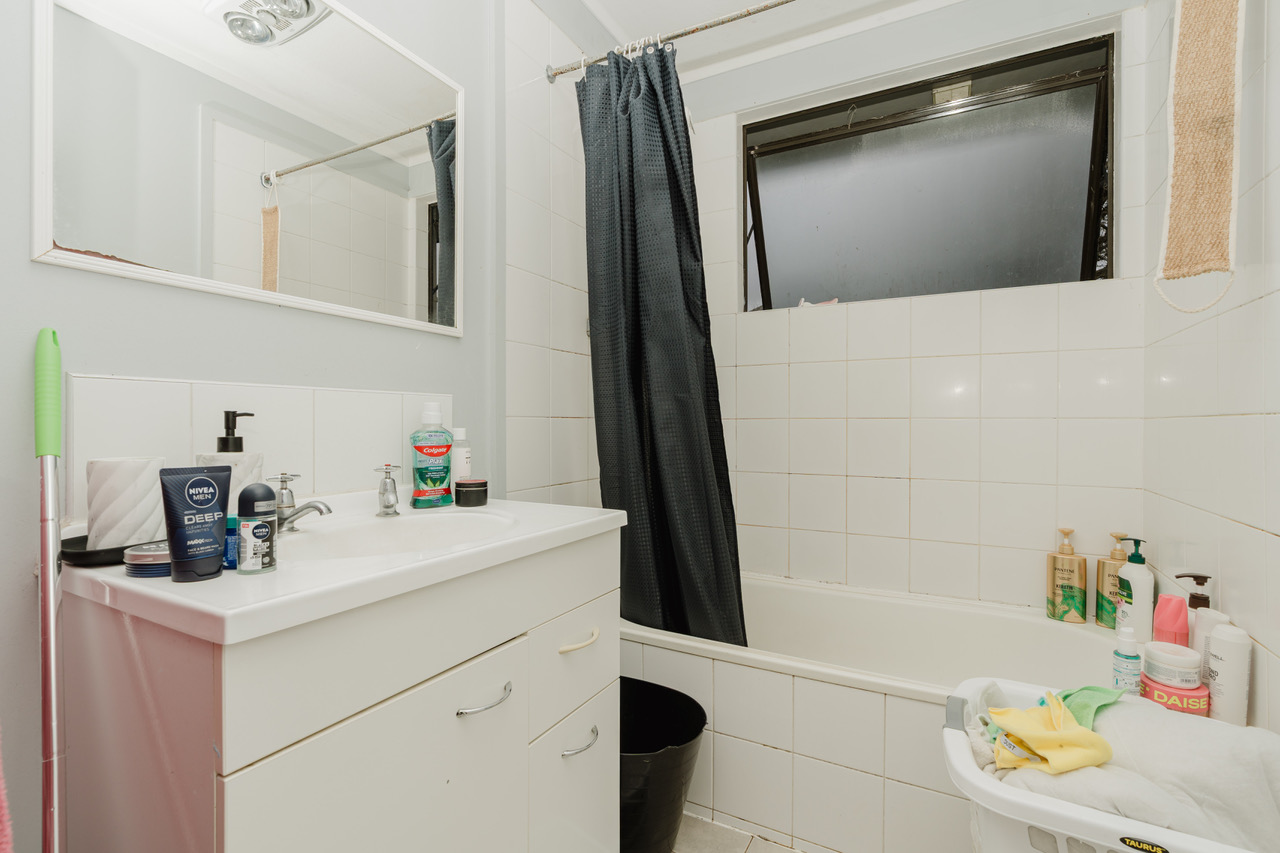 Hamilton 3 + 2 bedroom multi-income - photo 27