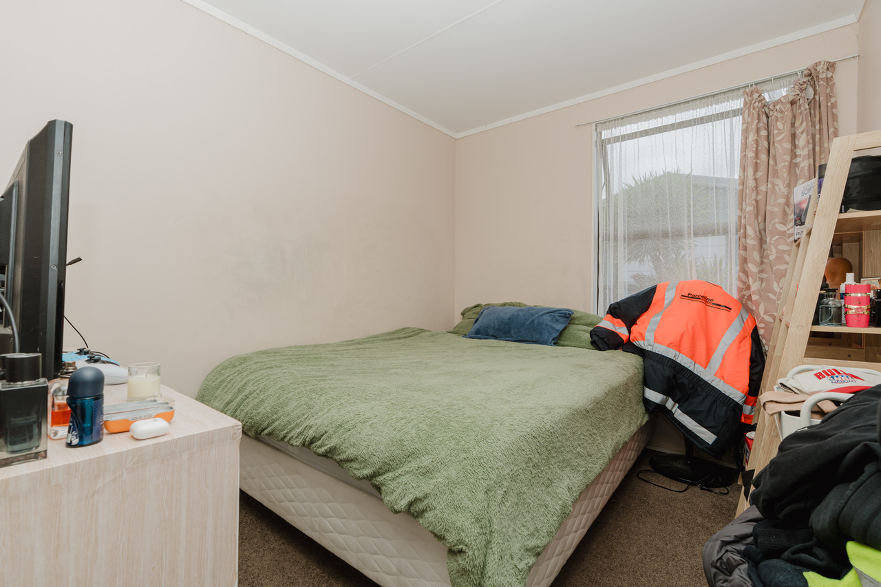 Hamilton 3 + 2 bedroom multi-income - photo 28