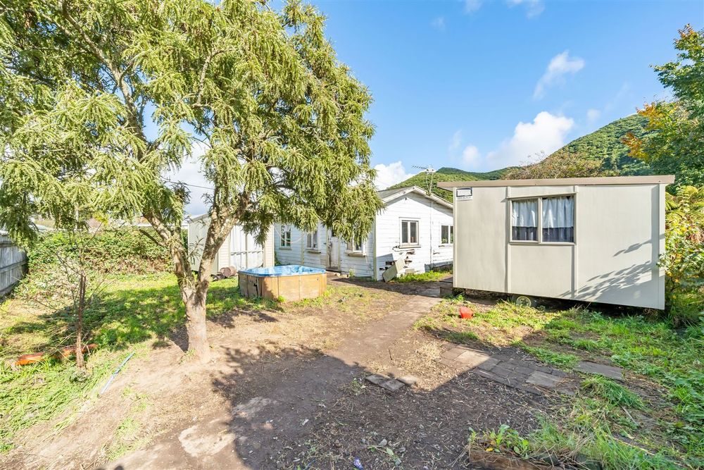 Stokes Valley do-up property