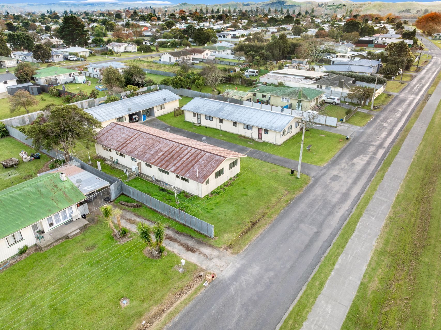 Hawkes Bay 6 units - photo 2