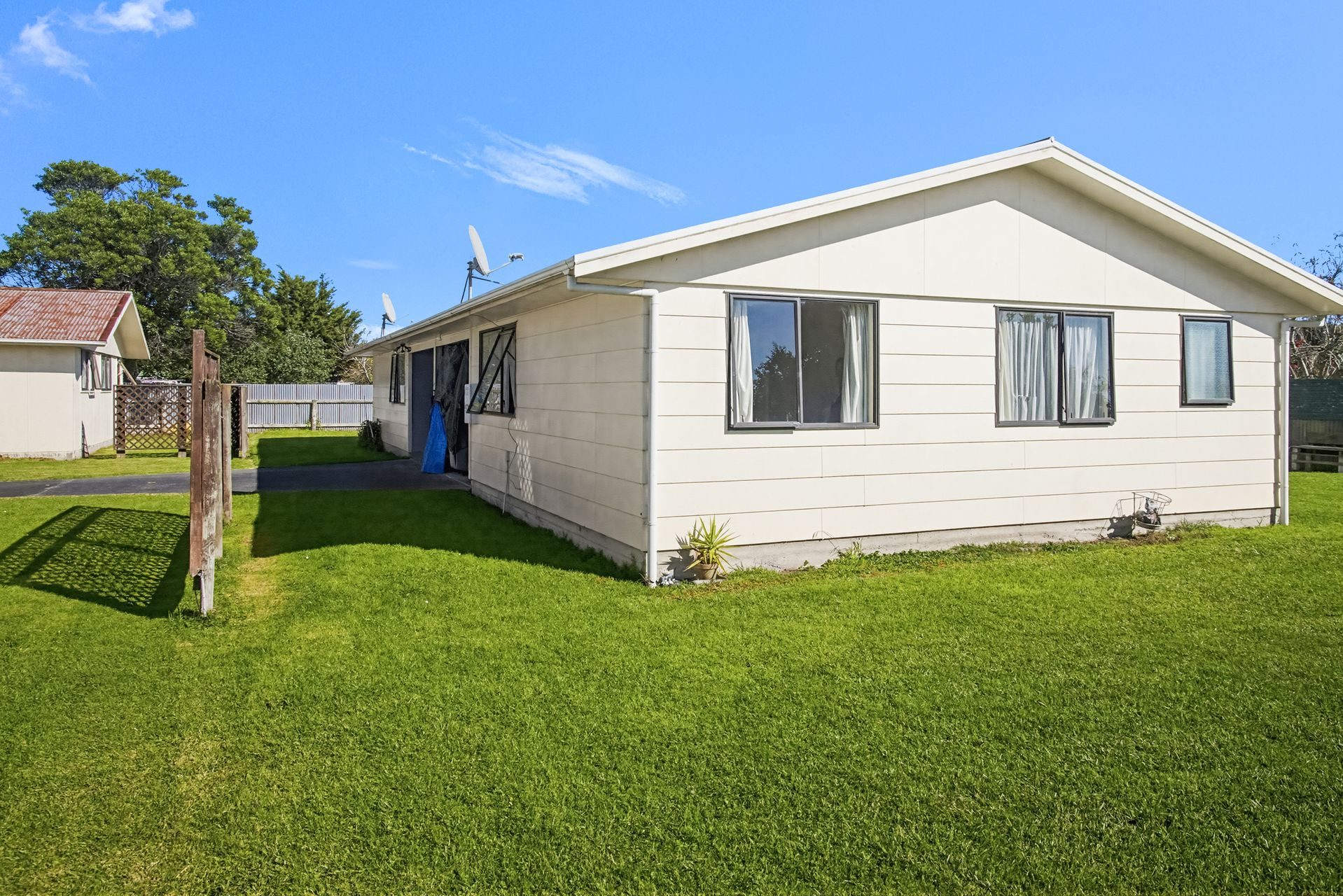 Hawkes Bay 6 units - photo 8