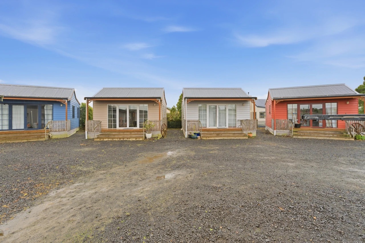 Dunedin 9 units - photo 17