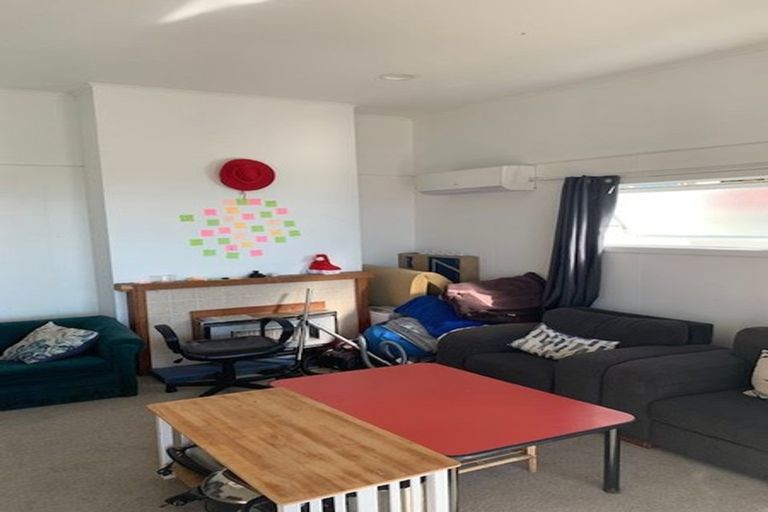 Wellington 5 + 1 bedroom - photo 15