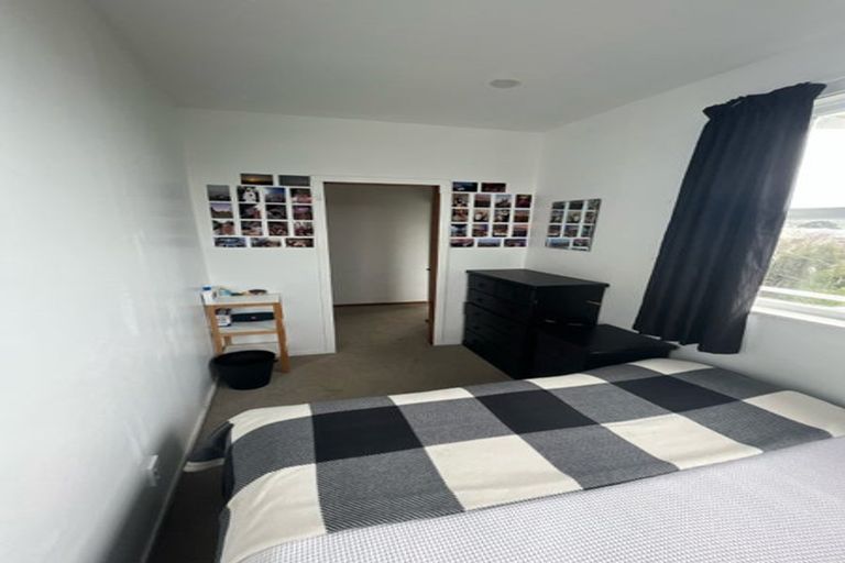 Wellington 5 + 1 bedroom - photo 17