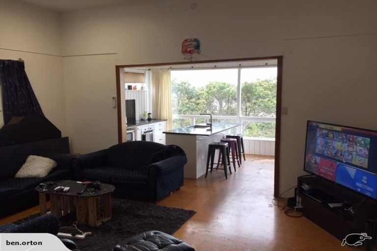 Wellington 5 + 1 bedroom - photo 3