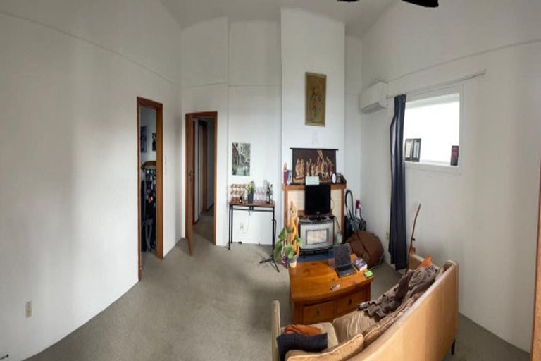 Wellington 5 + 1 bedroom - photo 6