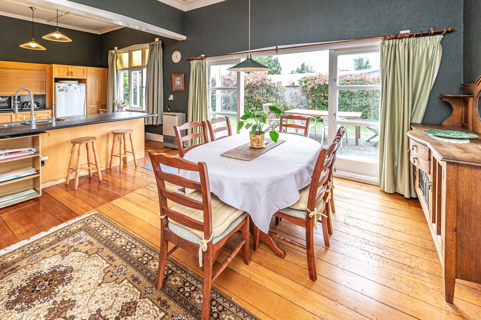 Whanganui 8 bedroom - photo 11