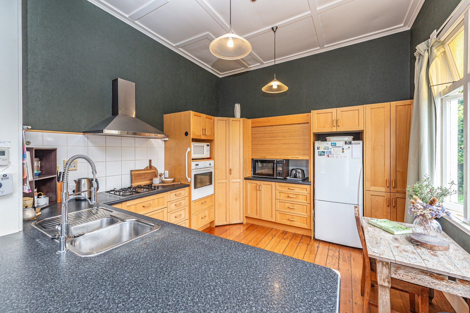 Whanganui 8 bedroom - photo 13