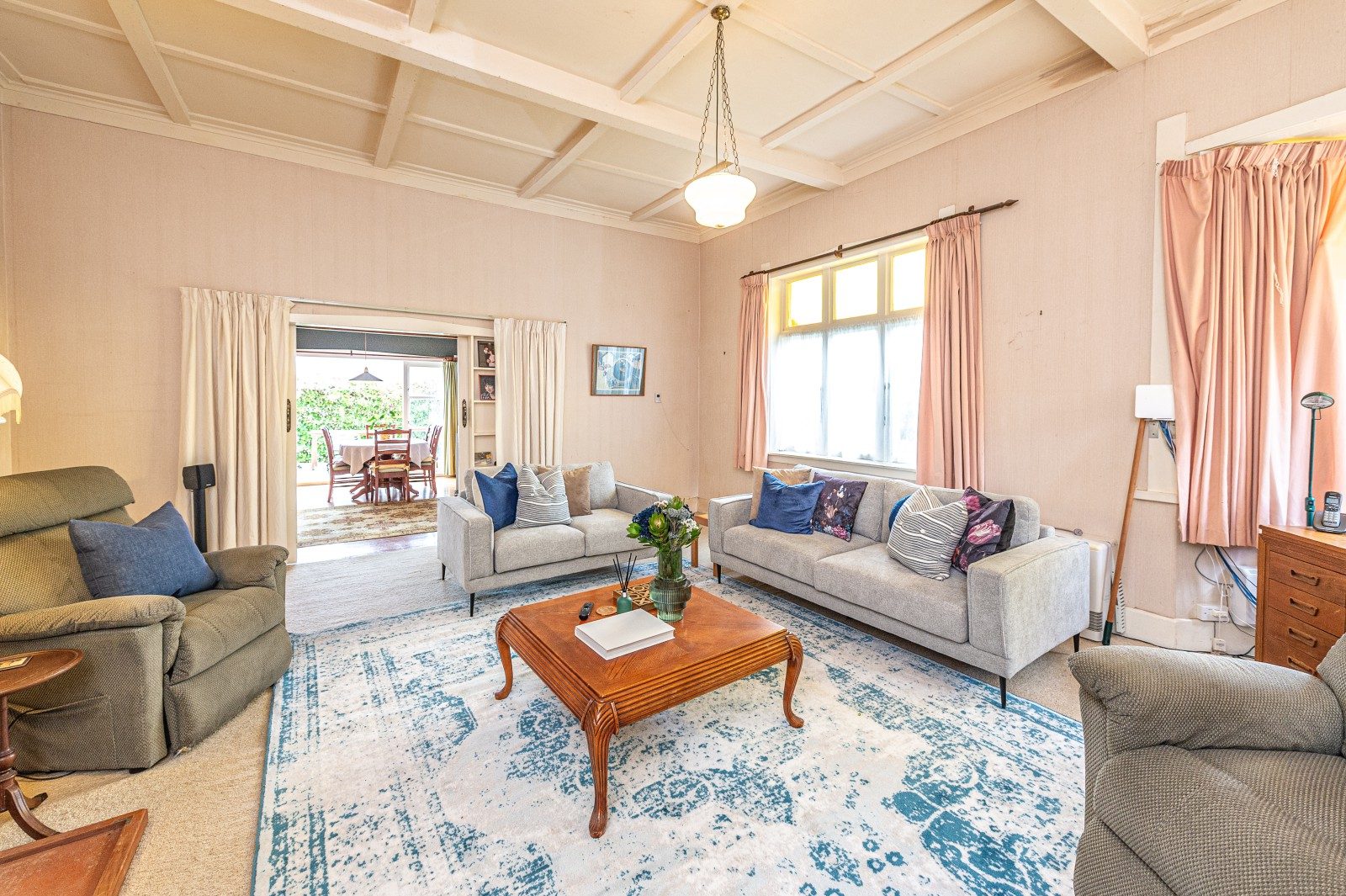 Whanganui 8 bedroom - photo 2