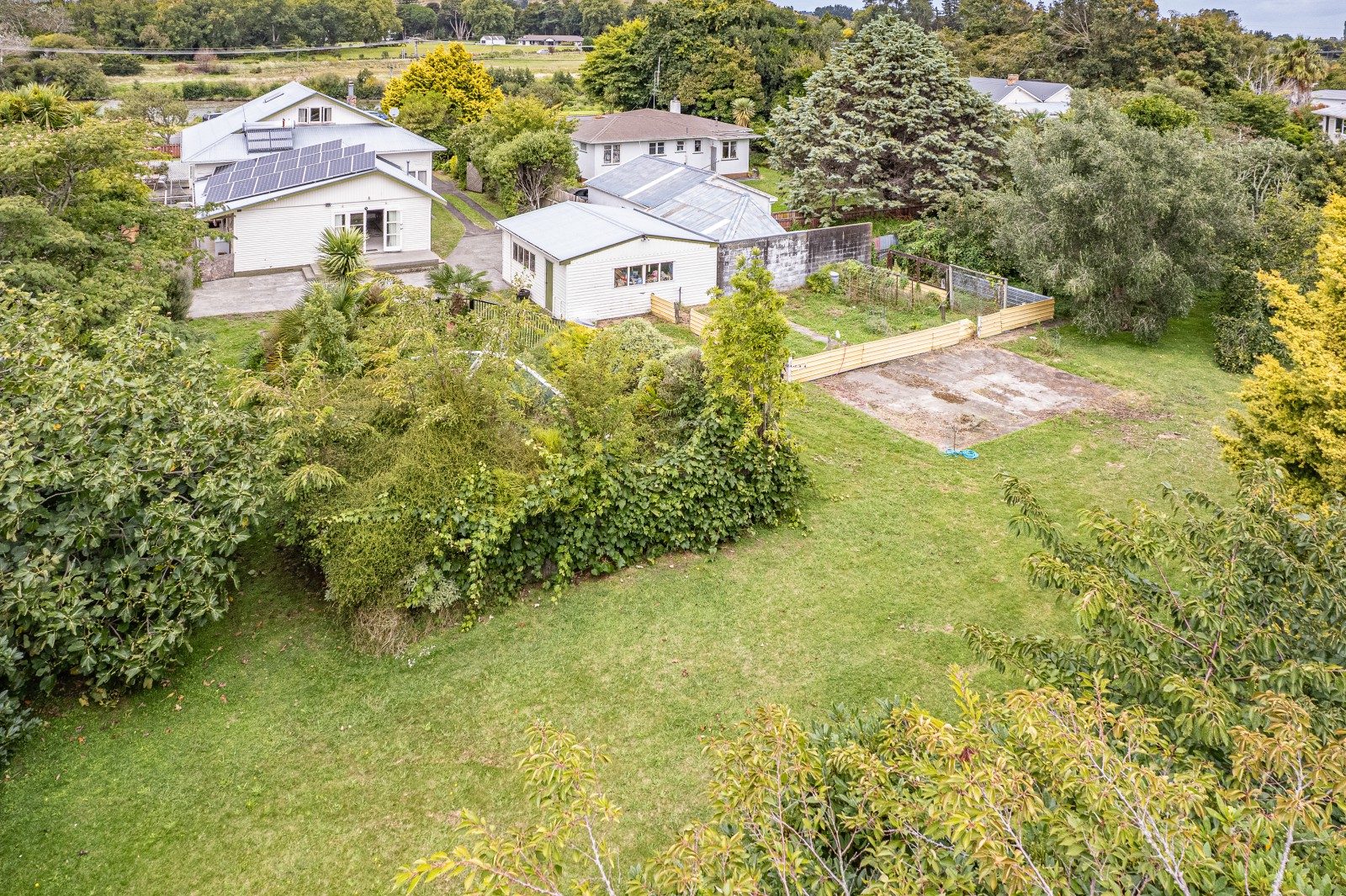 Whanganui 8 bedroom - photo 32