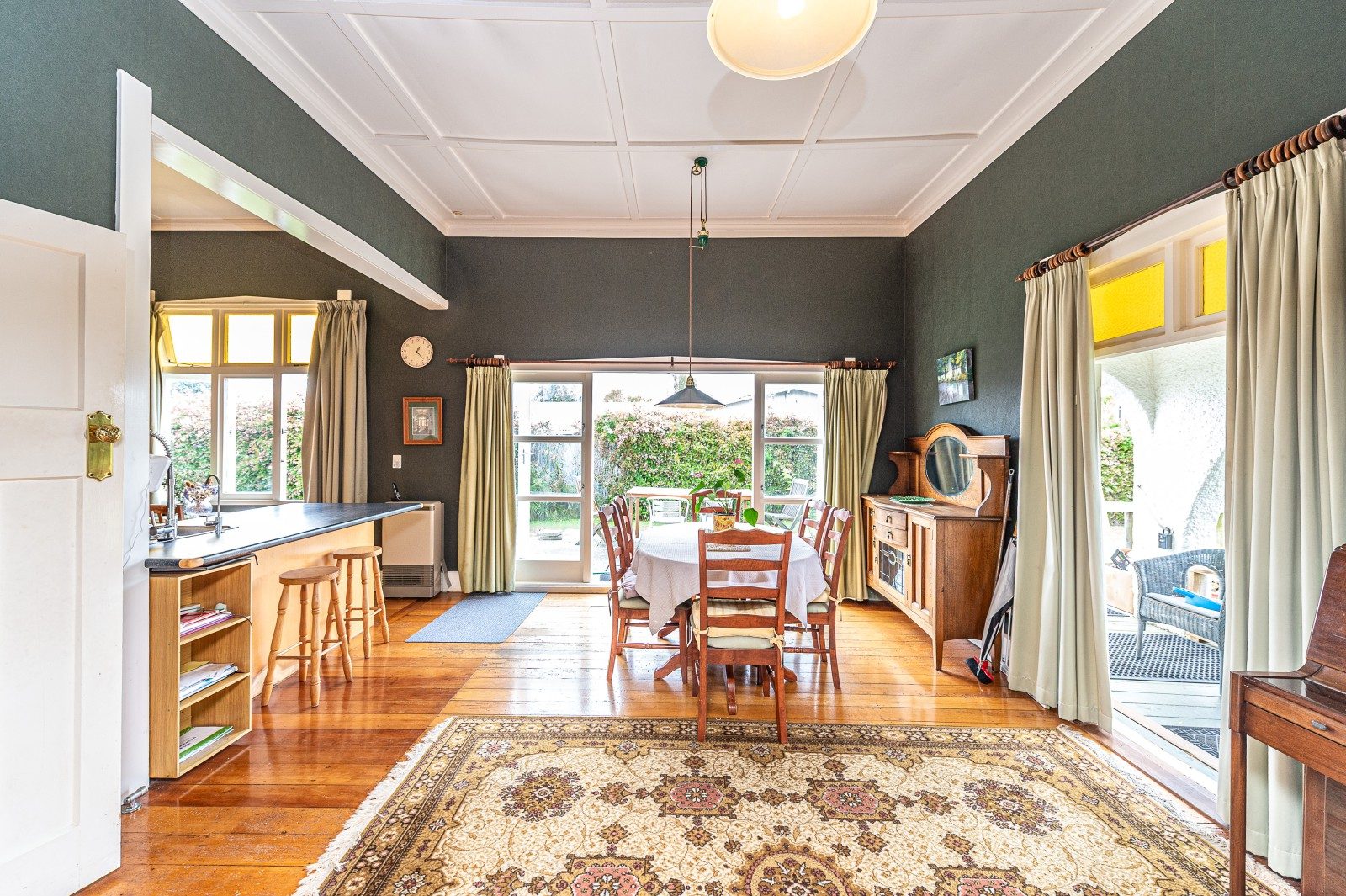 Whanganui 8 bedroom - photo 9